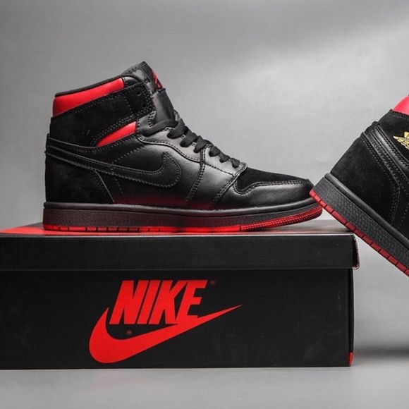 air jordan 1 mid black tour yellow gym 